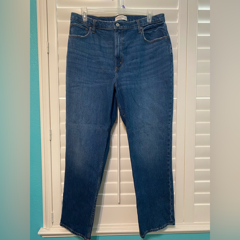 Abercrombie & Fitch 90’s Straight Ultra High Rise Jeans